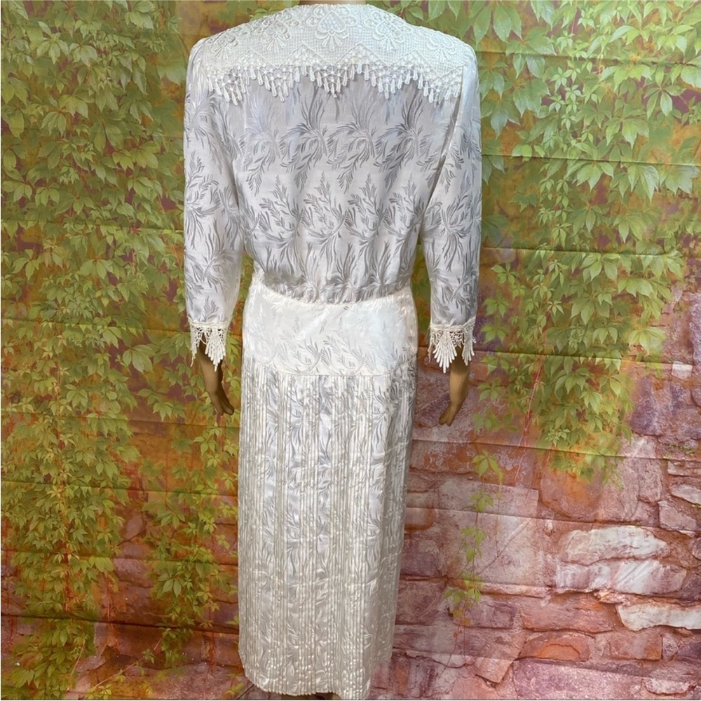 Nilani Vintage Ivory Jacquard Lace Trimmed Dress - Picture 11 of 15